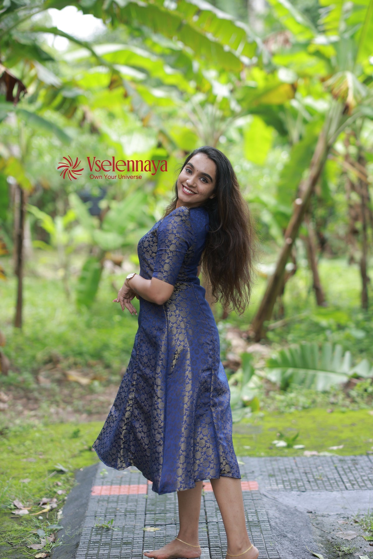 Kasavu- Royal Blue (Onam Special Limited Design)
