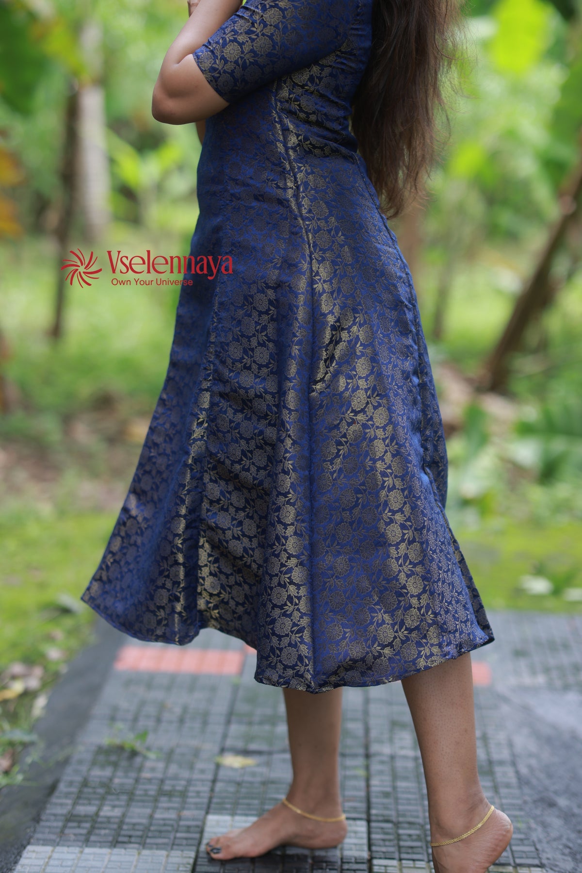 Kasavu- Royal Blue (Onam Special Limited Design)