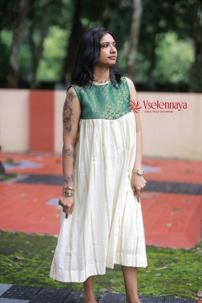 Hemam -Emerald Green with Off-White with Gold Vertical Zari stripes(Onam Special Limited Design)
