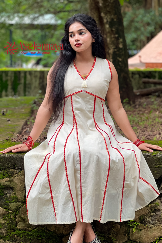 Shathaveri | Off White with Red (Limited Edition)
