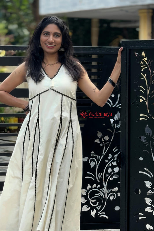 Shathaveri | Off White with Black (Limited Edition)