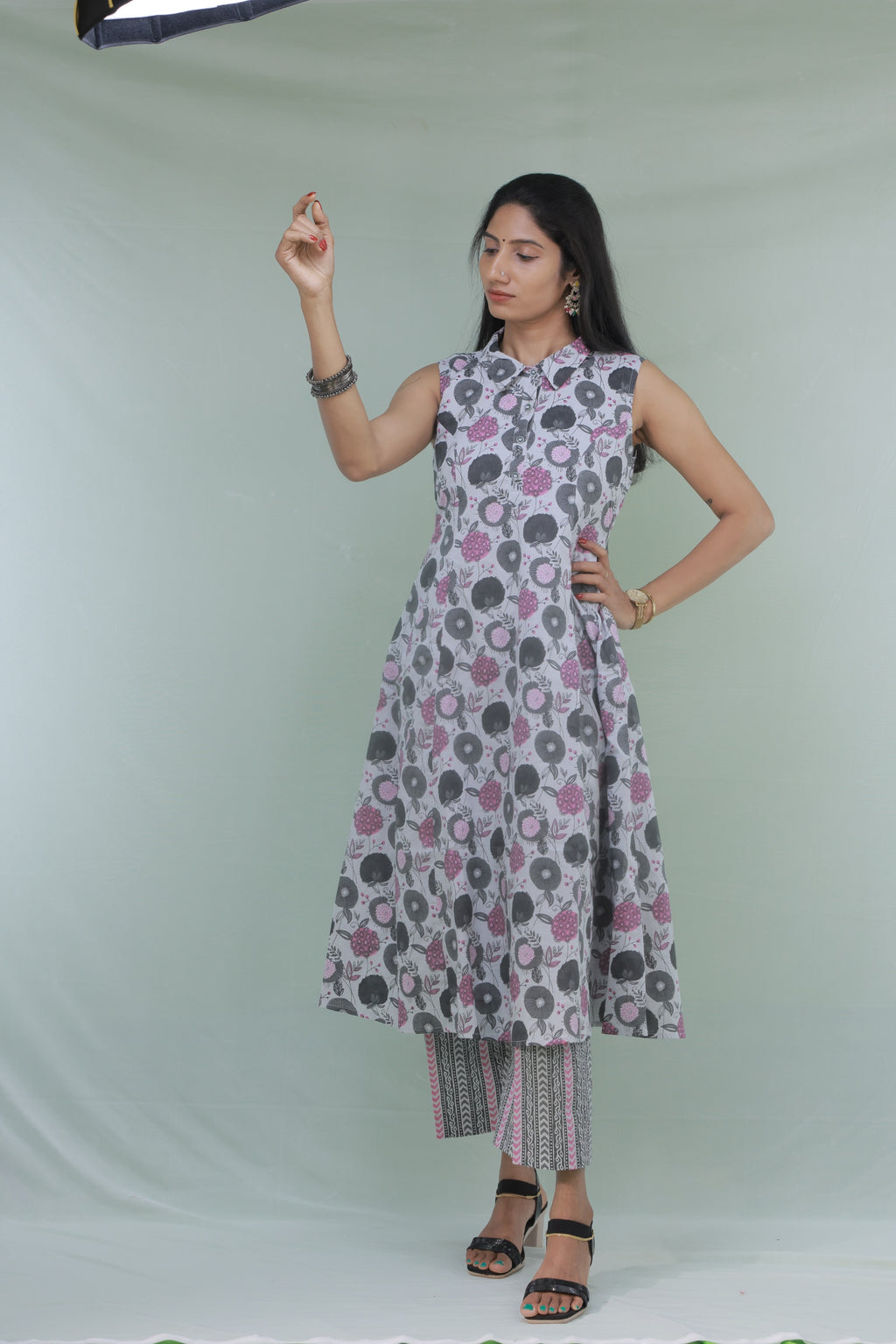 Light Grey Motifs