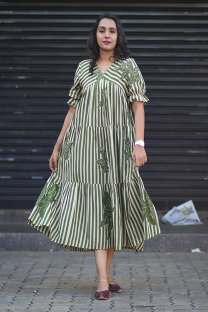 Tiered dress(Olive Green)