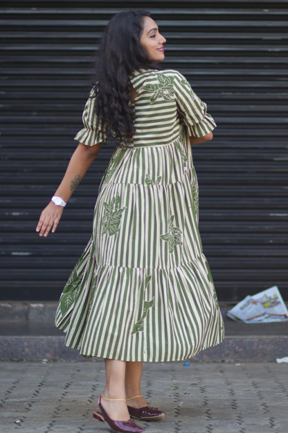 Tiered dress(Olive Green)